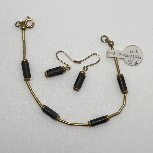 7 " Black and Gold Bracelet and Earring Set - Picture 2 of 4